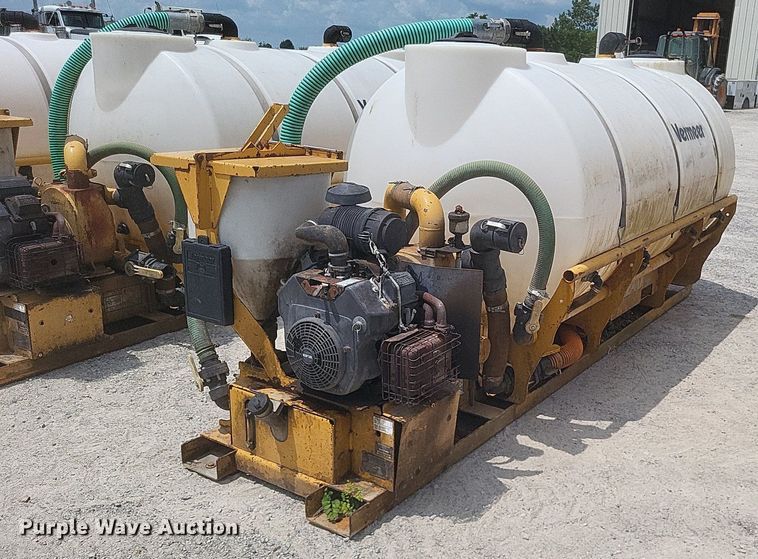 image for item DR4911 (2) Vermeer MX240 fluid mixing units