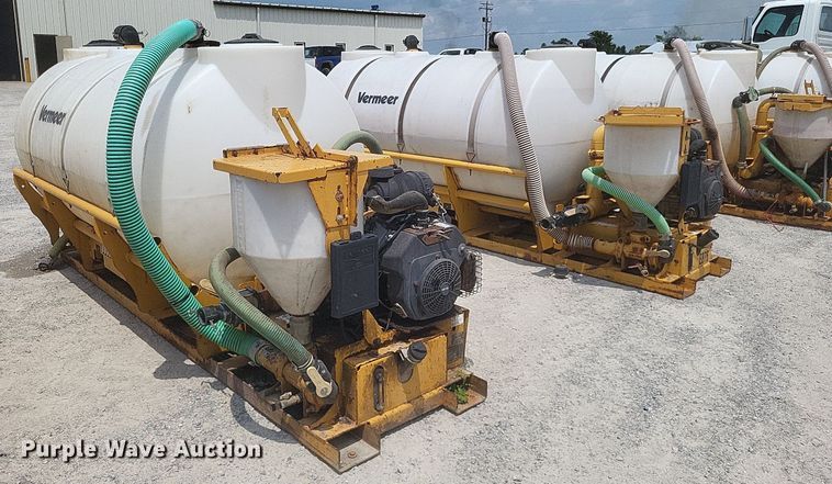 image for item DR4911 (2) Vermeer MX240 fluid mixing units