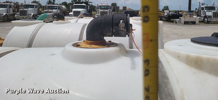 image for item DR4911 (2) Vermeer MX240 fluid mixing units