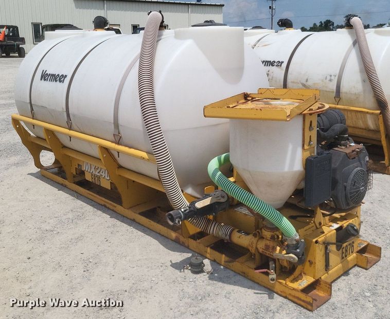 image for item DR4911 (2) Vermeer MX240 fluid mixing units