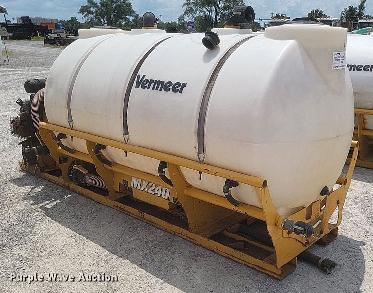 image for item DR4912 (2) Vermeer MX240 fluid mixing unit