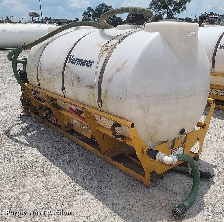 image for item DR4912 (2) Vermeer MX240 fluid mixing unit