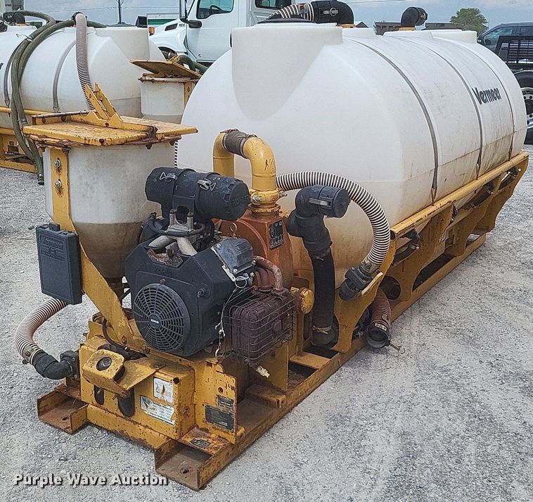 image for item DR4913 (2) Vermeer MX240 fluid mixing units