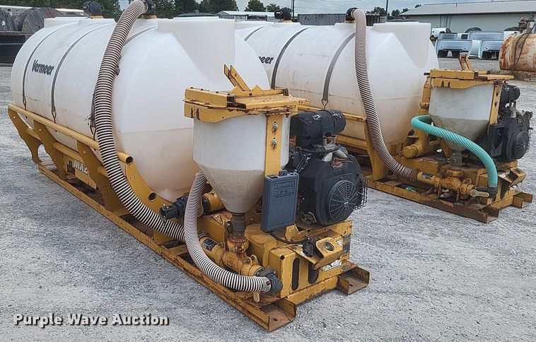 image for item DR4913 (2) Vermeer MX240 fluid mixing units