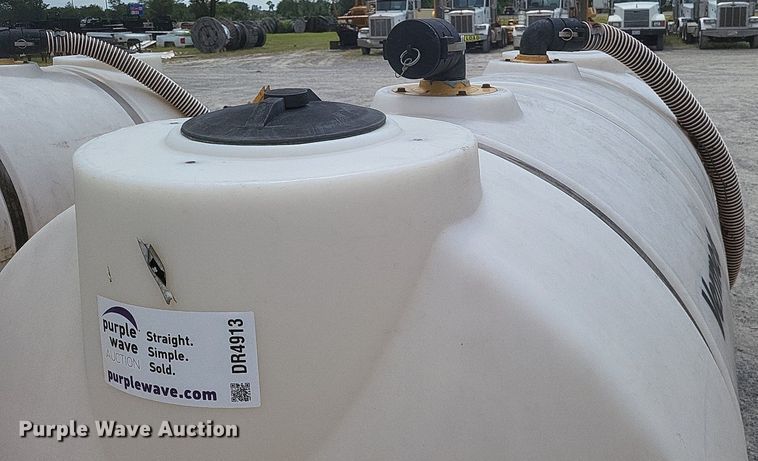 image for item DR4913 (2) Vermeer MX240 fluid mixing units