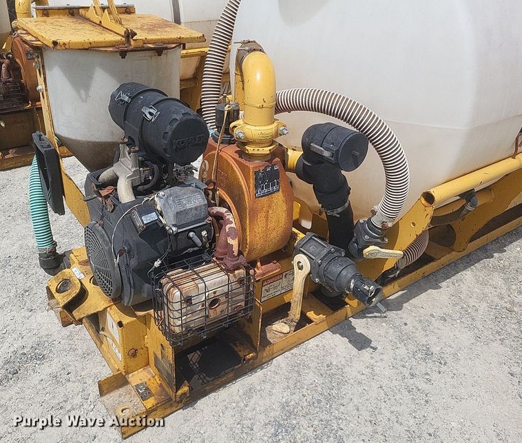 image for item DR4913 (2) Vermeer MX240 fluid mixing units