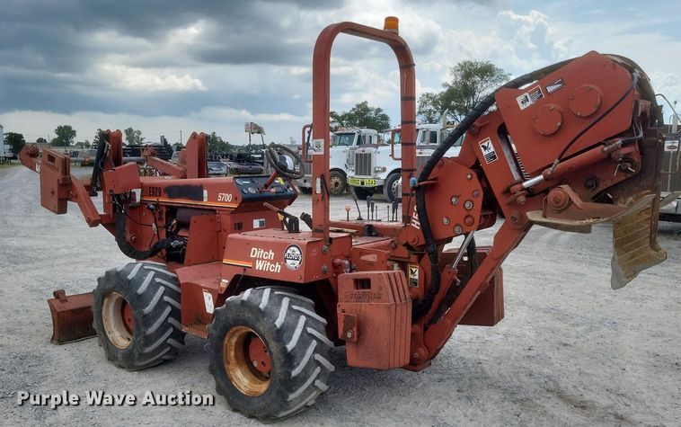 image for item DR4914 1999 Ditch Witch  5700 vibratory cable plow