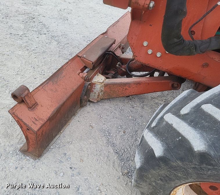 image for item DR4914 1999 Ditch Witch  5700 vibratory cable plow