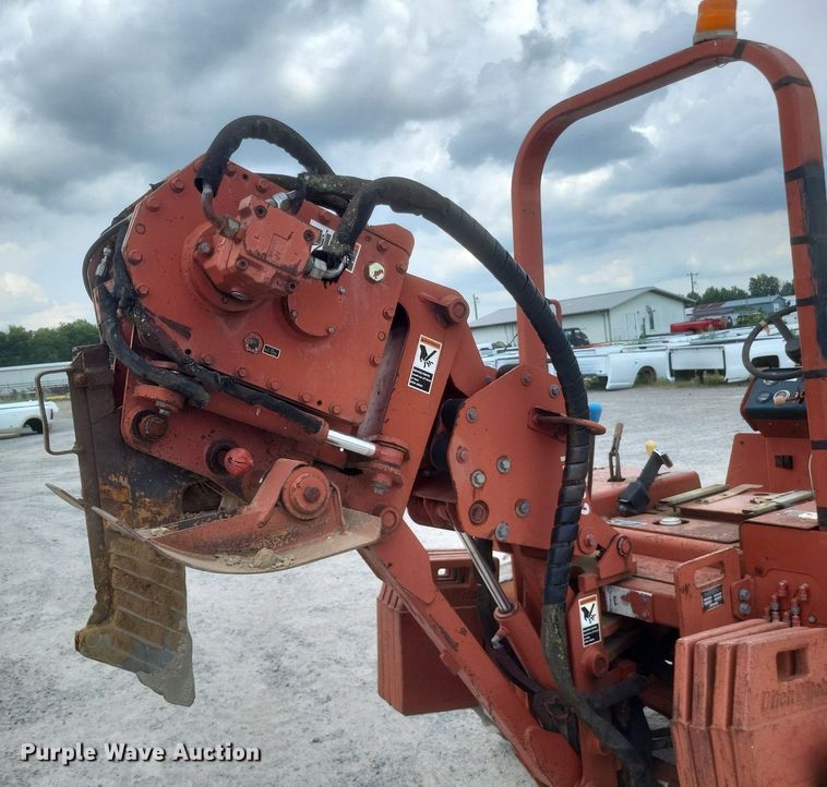 image for item DR4914 1999 Ditch Witch  5700 vibratory cable plow