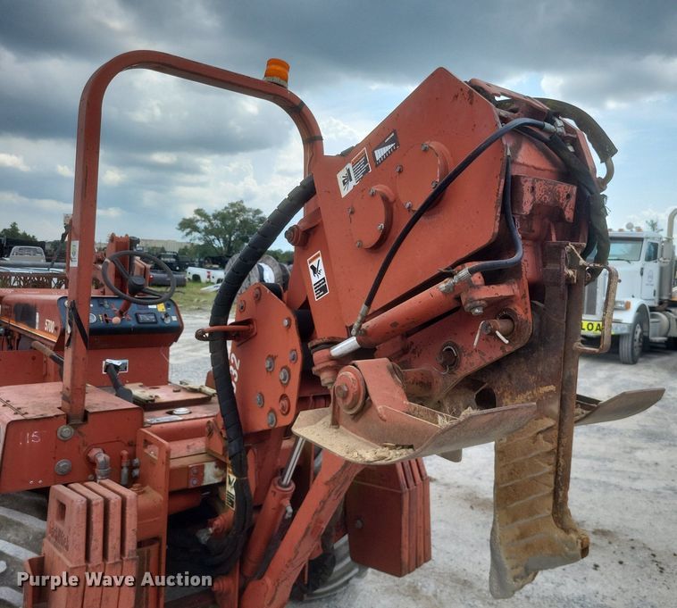 image for item DR4914 1999 Ditch Witch  5700 vibratory cable plow