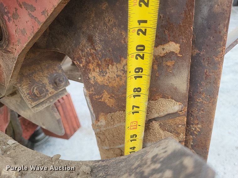 image for item DR4914 1999 Ditch Witch  5700 vibratory cable plow