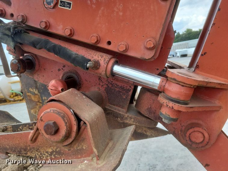 image for item DR4914 1999 Ditch Witch  5700 vibratory cable plow