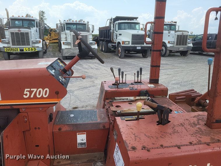 image for item DR4914 1999 Ditch Witch  5700 vibratory cable plow