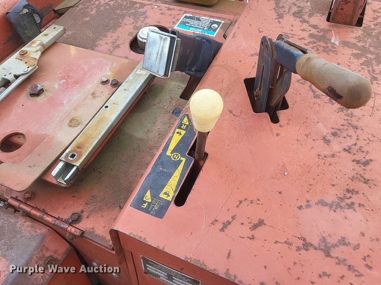 image for item DR4914 1999 Ditch Witch  5700 vibratory cable plow