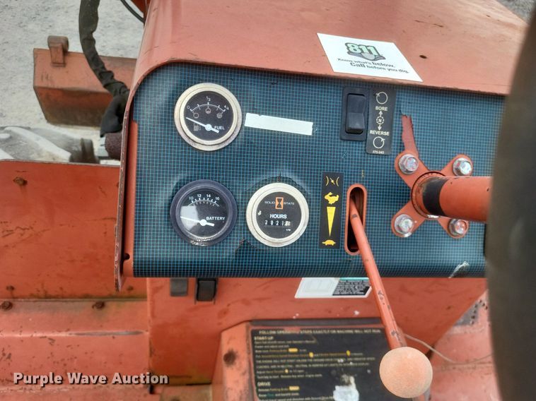 image for item DR4914 1999 Ditch Witch  5700 vibratory cable plow