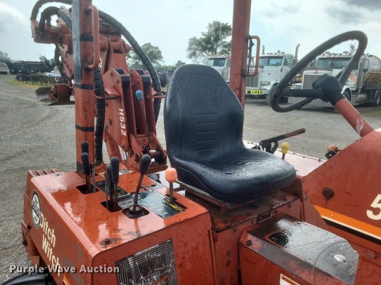 image for item DR4914 1999 Ditch Witch  5700 vibratory cable plow