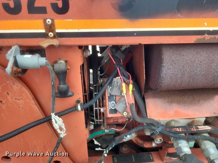 image for item DR4914 1999 Ditch Witch  5700 vibratory cable plow