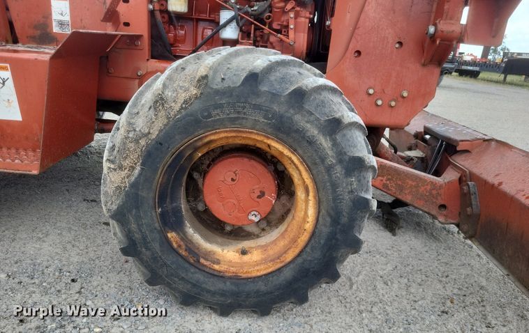 image for item DR4914 1999 Ditch Witch  5700 vibratory cable plow