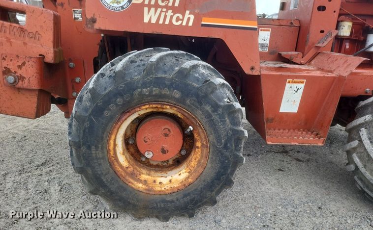 image for item DR4914 1999 Ditch Witch  5700 vibratory cable plow