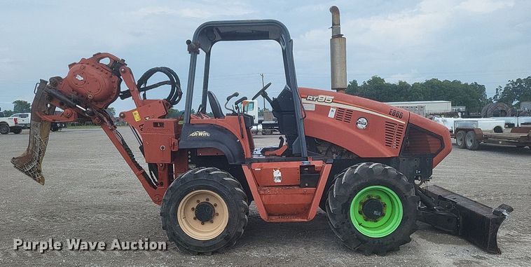 image for item DR4917 2006 Ditch Witch  RT95 vibratory cable plow