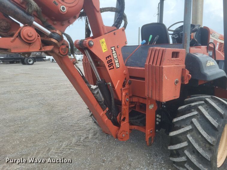 image for item DR4917 2006 Ditch Witch  RT95 vibratory cable plow