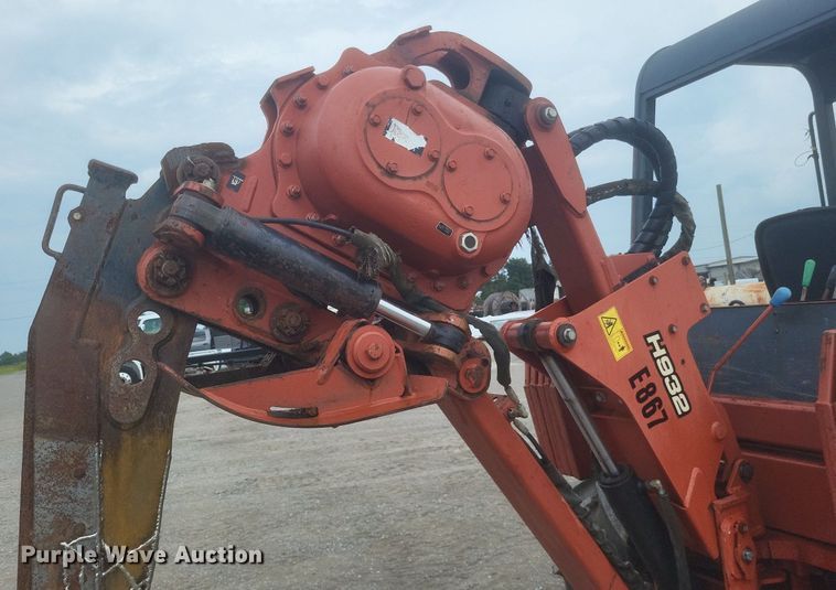 image for item DR4917 2006 Ditch Witch  RT95 vibratory cable plow