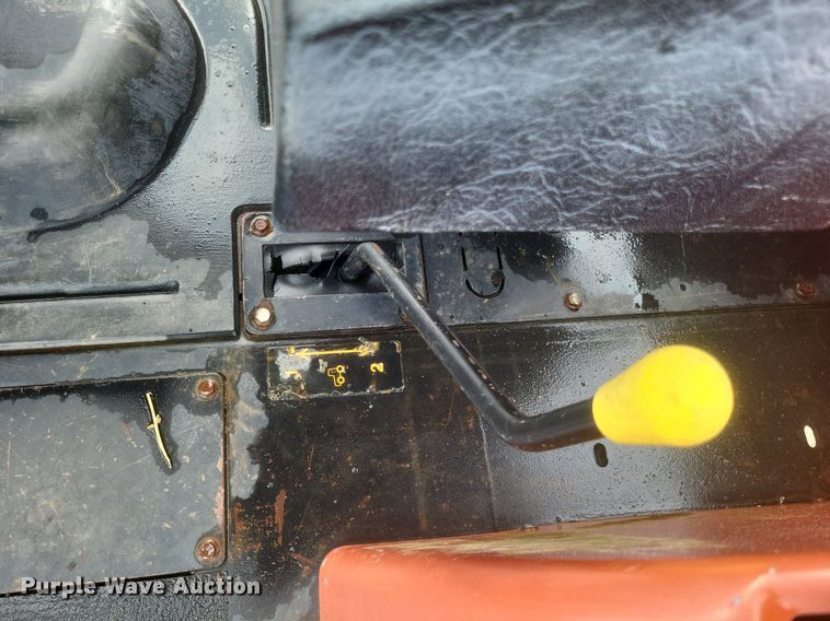 image for item DR4917 2006 Ditch Witch  RT95 vibratory cable plow