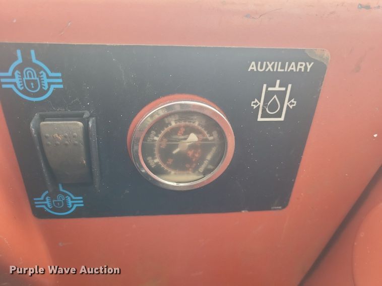 image for item DR4917 2006 Ditch Witch  RT95 vibratory cable plow