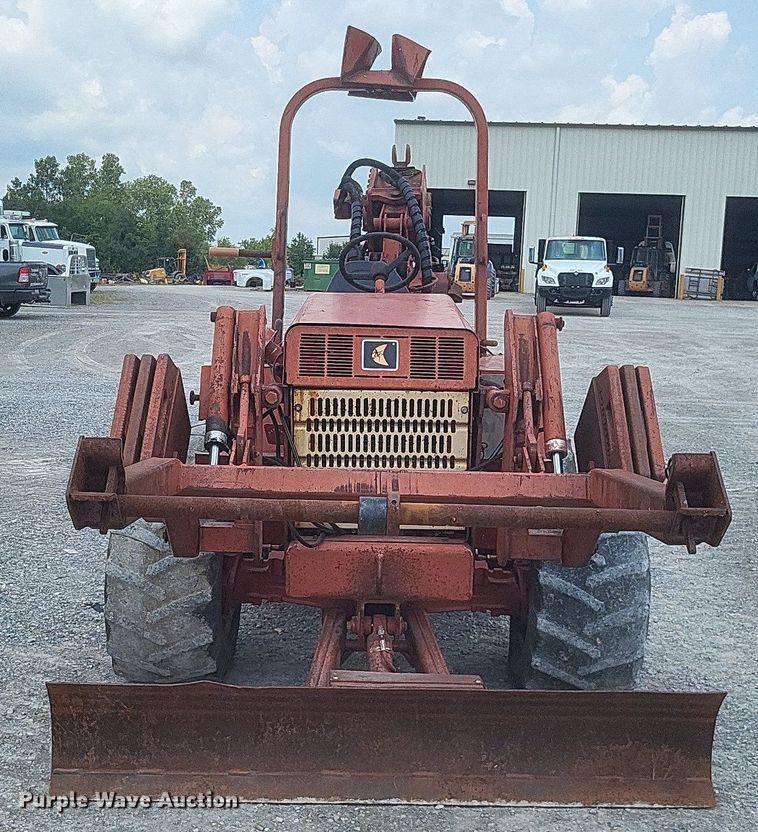 image for item DR4918 1999 Ditch Witch  5700 vibratory cable plow