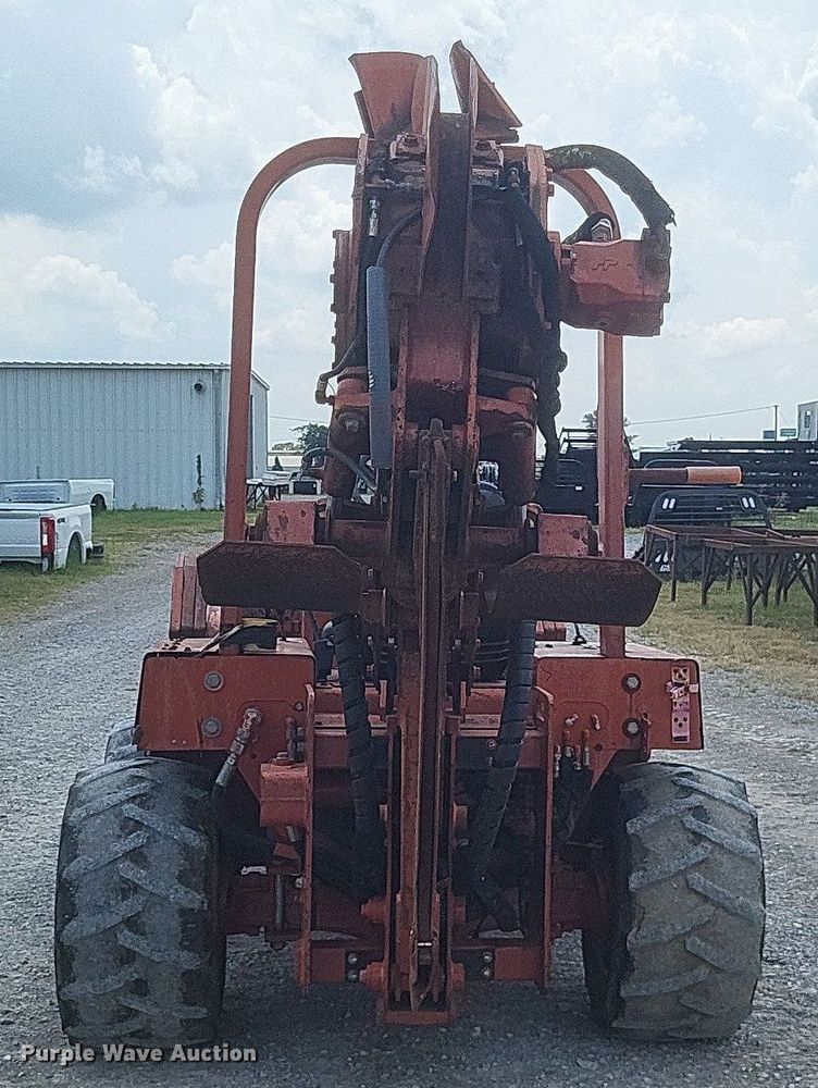 image for item DR4918 1999 Ditch Witch  5700 vibratory cable plow