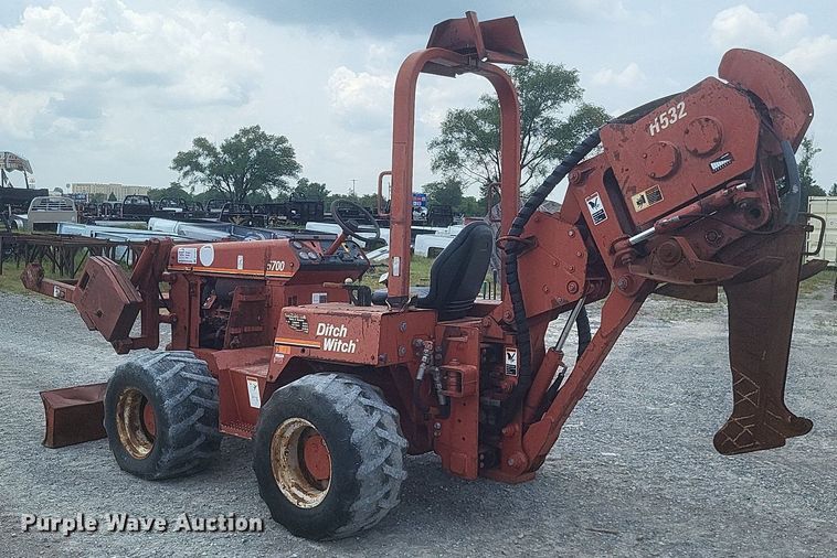 image for item DR4918 1999 Ditch Witch  5700 vibratory cable plow