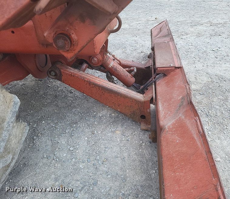 image for item DR4918 1999 Ditch Witch  5700 vibratory cable plow