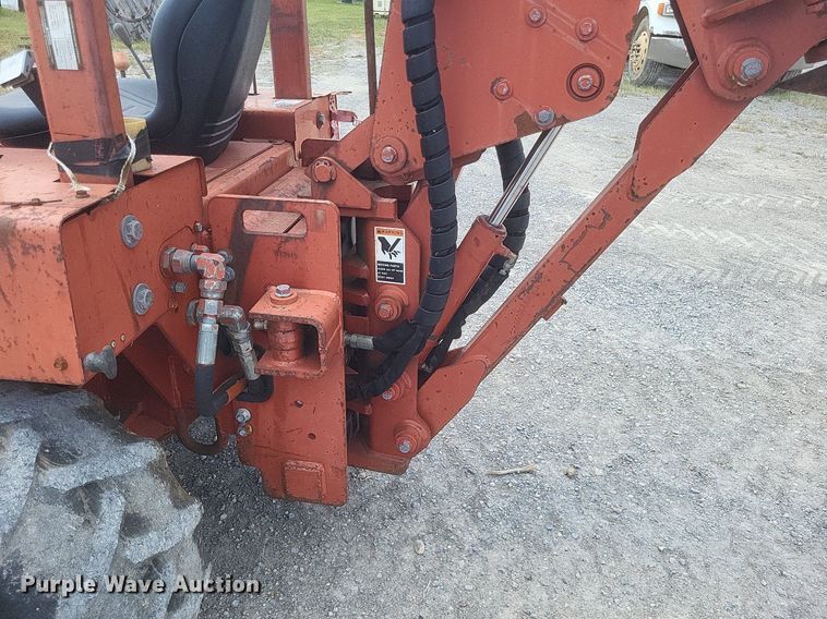 image for item DR4918 1999 Ditch Witch  5700 vibratory cable plow