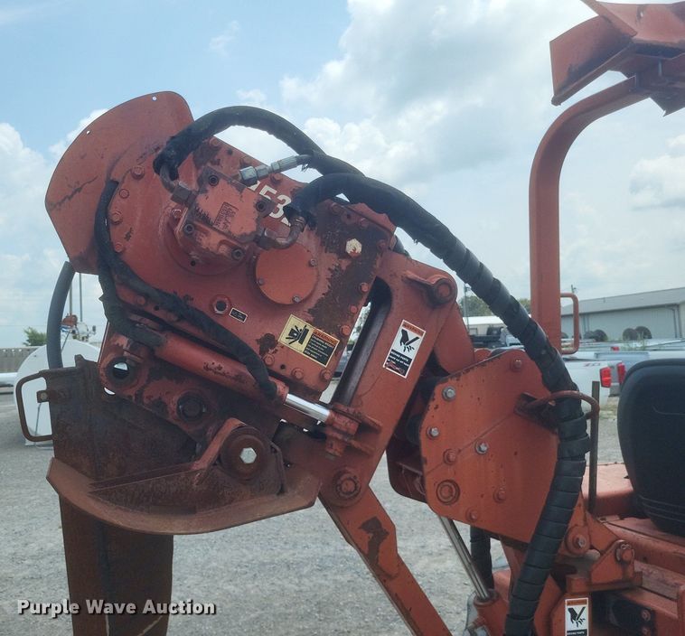 image for item DR4918 1999 Ditch Witch  5700 vibratory cable plow
