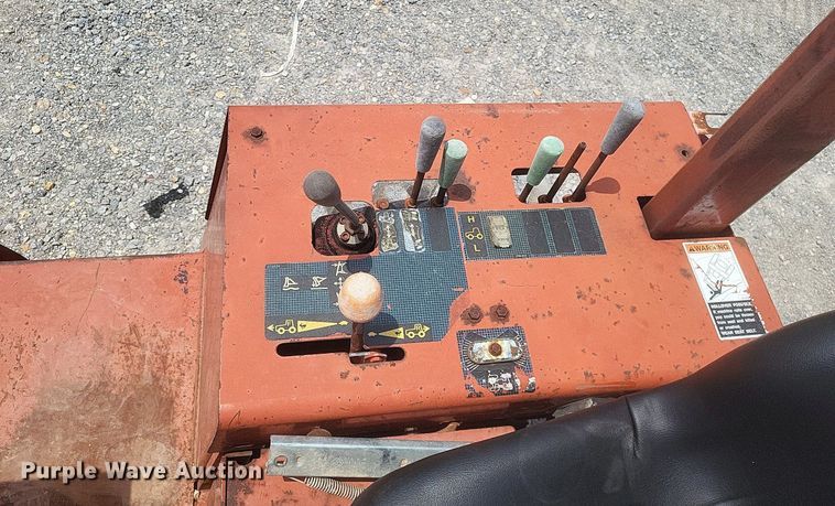 image for item DR4918 1999 Ditch Witch  5700 vibratory cable plow