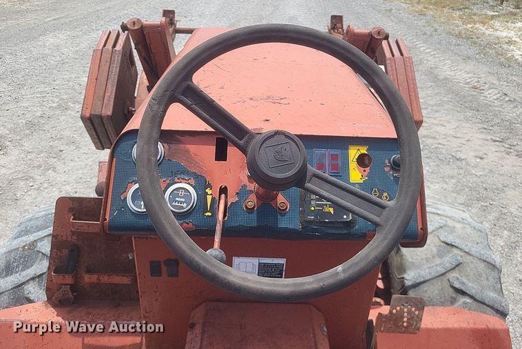 image for item DR4918 1999 Ditch Witch  5700 vibratory cable plow