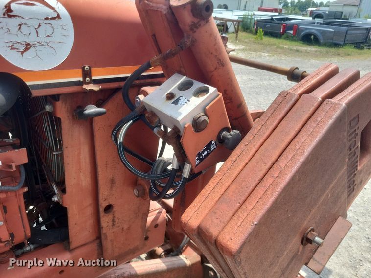 image for item DR4918 1999 Ditch Witch  5700 vibratory cable plow