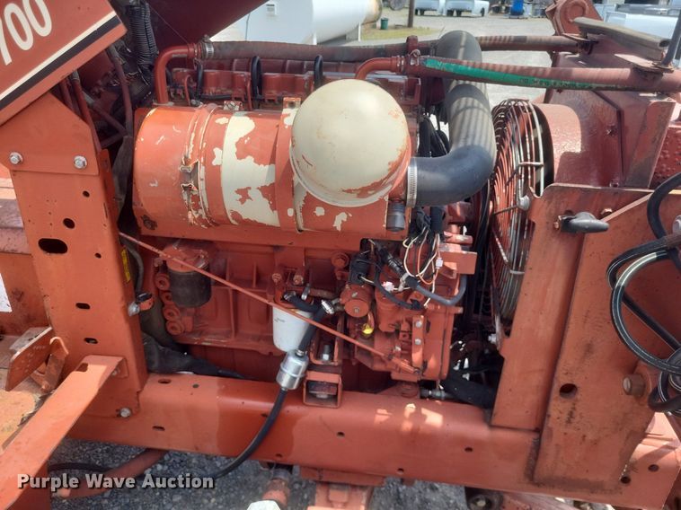 image for item DR4918 1999 Ditch Witch  5700 vibratory cable plow