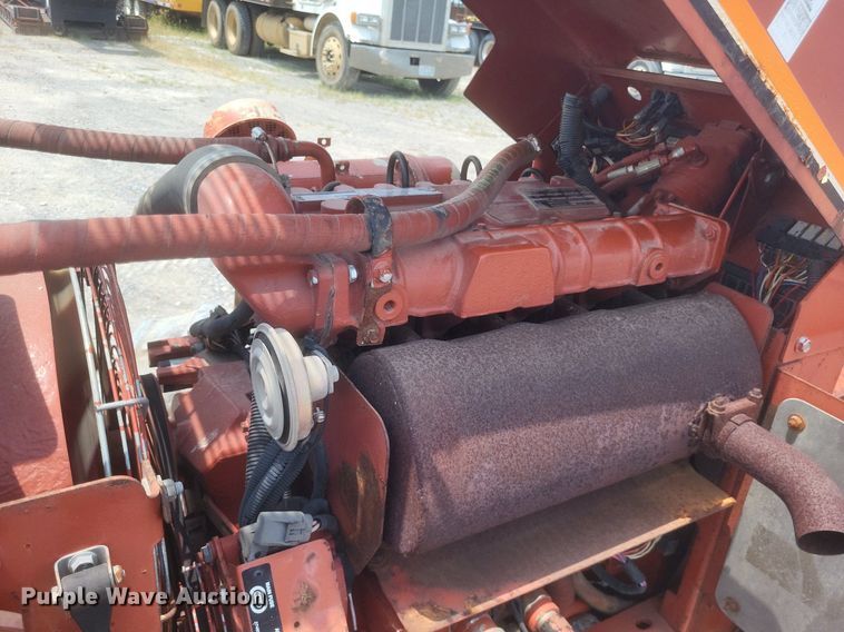 image for item DR4918 1999 Ditch Witch  5700 vibratory cable plow