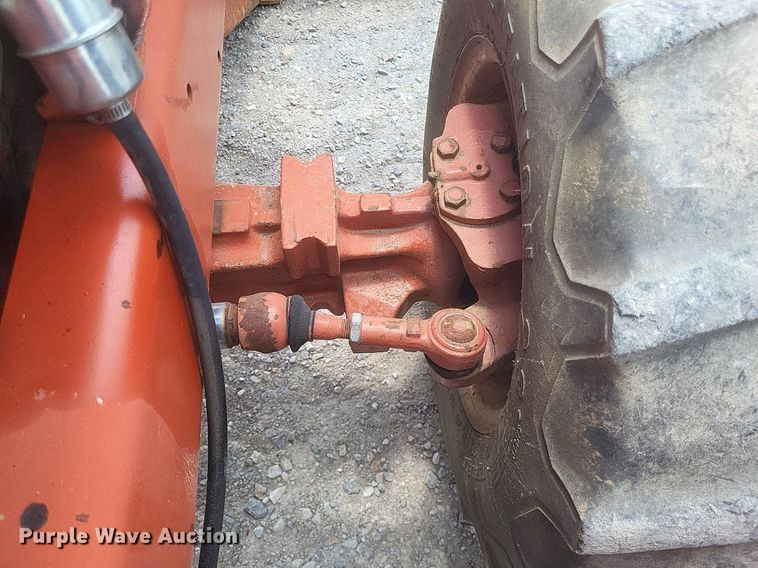 image for item DR4918 1999 Ditch Witch  5700 vibratory cable plow