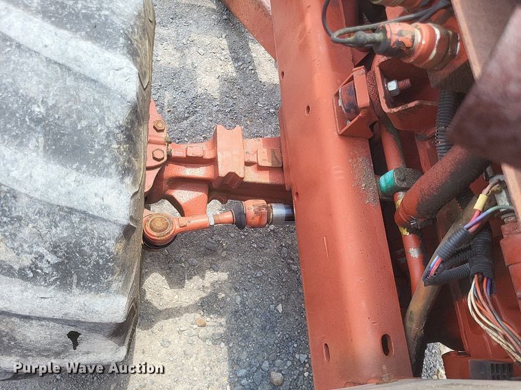 image for item DR4918 1999 Ditch Witch  5700 vibratory cable plow