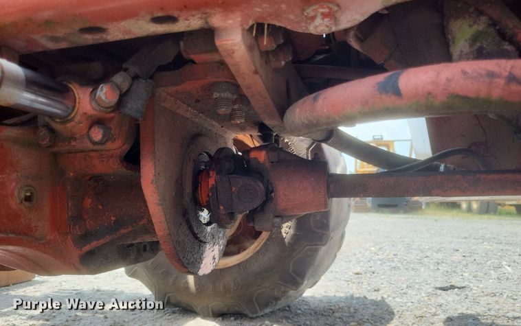 image for item DR4918 1999 Ditch Witch  5700 vibratory cable plow