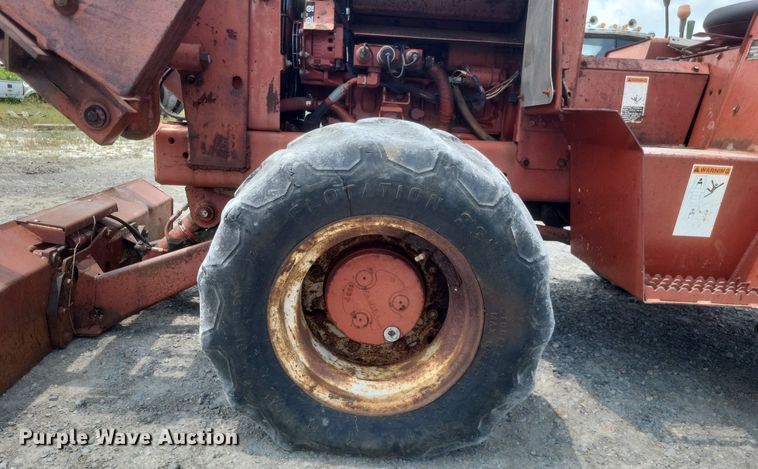 image for item DR4918 1999 Ditch Witch  5700 vibratory cable plow