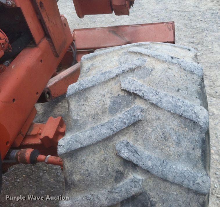 image for item DR4918 1999 Ditch Witch  5700 vibratory cable plow