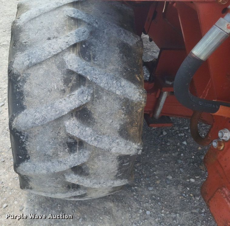 image for item DR4918 1999 Ditch Witch  5700 vibratory cable plow