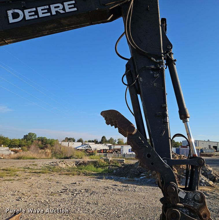 image for item DR8784 2016 John Deere 135G excavator