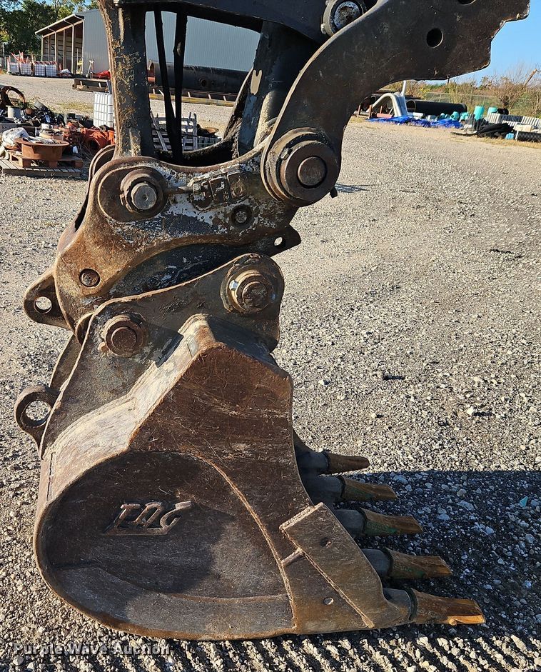 image for item DR8784 2016 John Deere 135G excavator