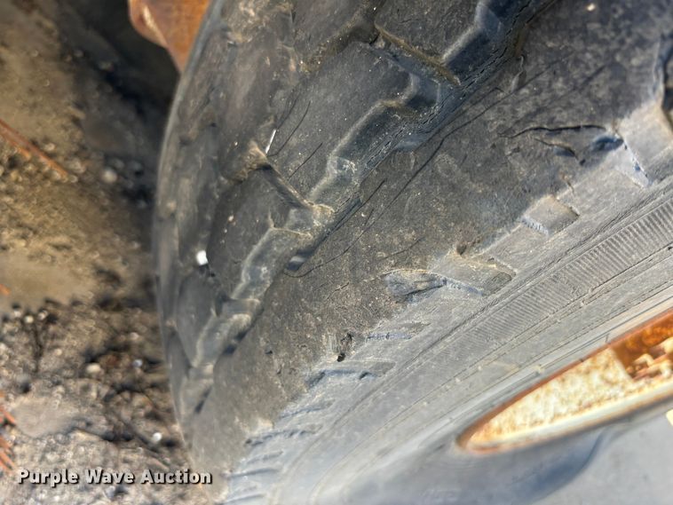 image for item DS2518 1996 Elgin Pelican  street sweeper