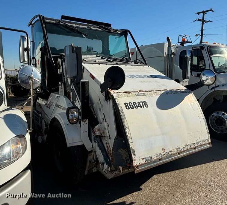 image for item DS2519 Elgin Pelican  street sweeper