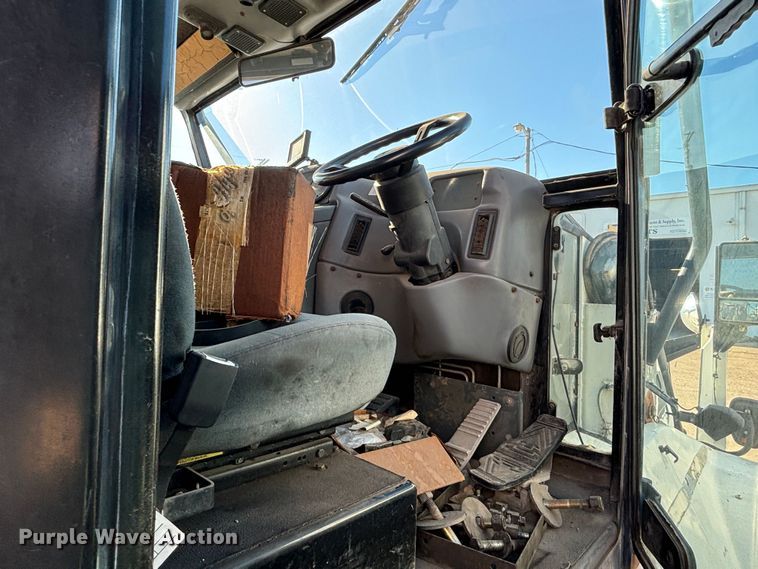 image for item DS2519 Elgin Pelican  street sweeper